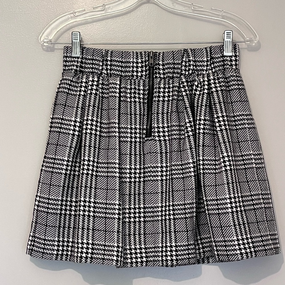 Candie's Black & White Pleated Hounds tooth A-Line Mini Skirt – Size 3 🖤🤍 - Picture 8 of 9